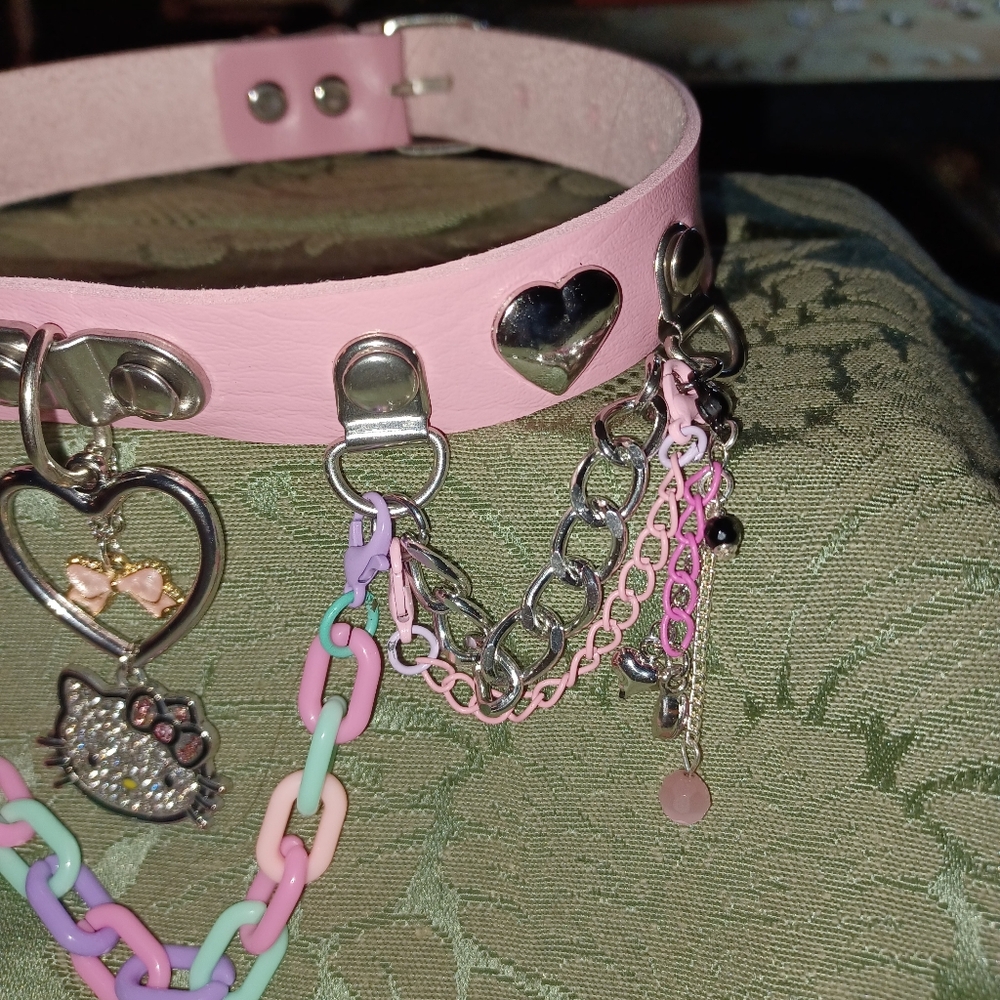 Edgy Pink Hello Kitty Choker - Picture 7 of 14